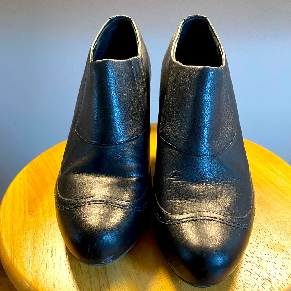 Beautiful black booties from Camper. Excellent condition. Size 39 EU